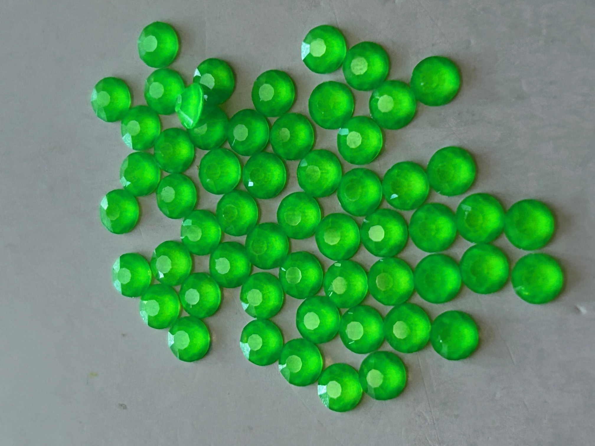 72 pieces 20ss CRY NEON GREEN Preciosa Maxima Rhinestones